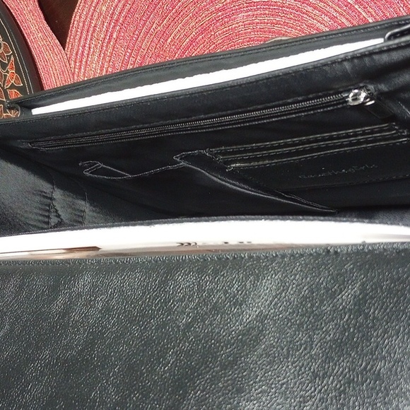 NWT Tablet Messenger Bag with RFID/Touchscreen-Black - Picture 11 of 17